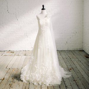 Manuel Mota Pronovias Wedding Dress 4 One Shoulder